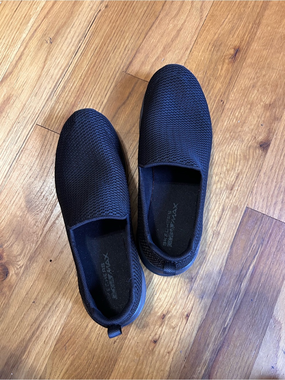 Skechers Go Walk Max Slip-On Walking Shoes Lightweight Mesh Knit Women’s Sz 10